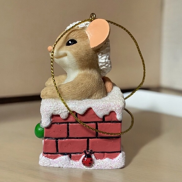 CHRISTMAS MOUSE IN CHIMNEY CHARMING TAILS ORNAMENT - Picture 3 of 11